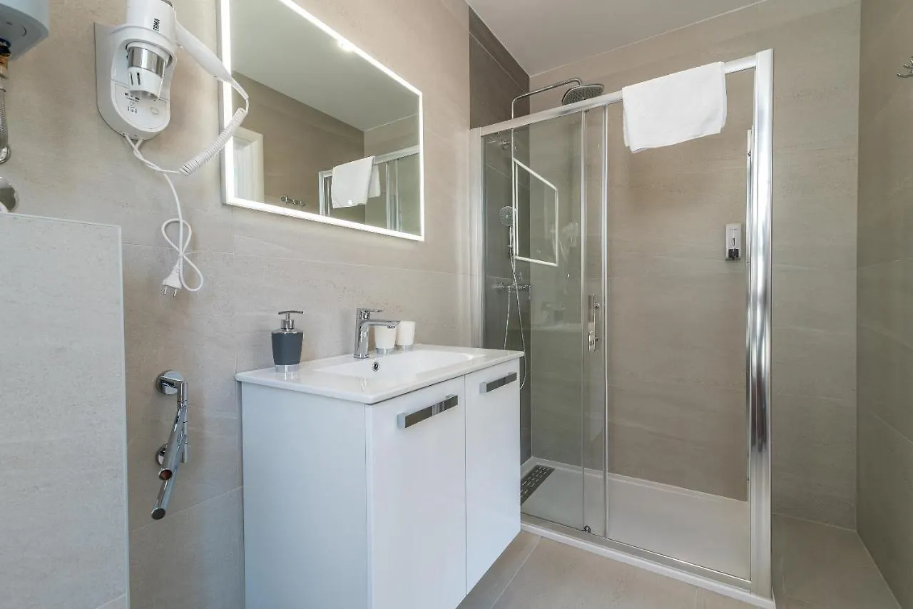 Luxury Villa Sun Stone Heated Pool & Whirlpool Трогир