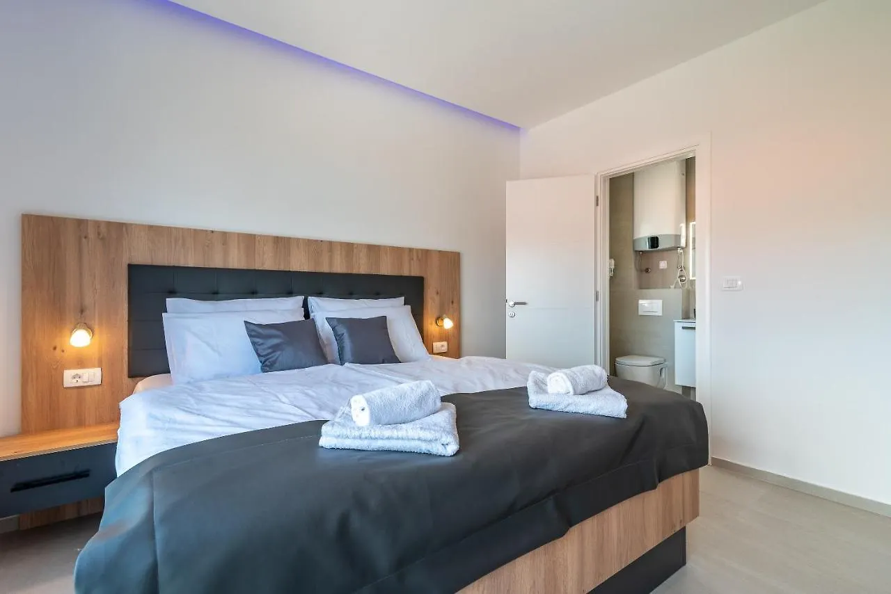 Luxury Villa Sun Stone Heated Pool & Whirlpool Трогир