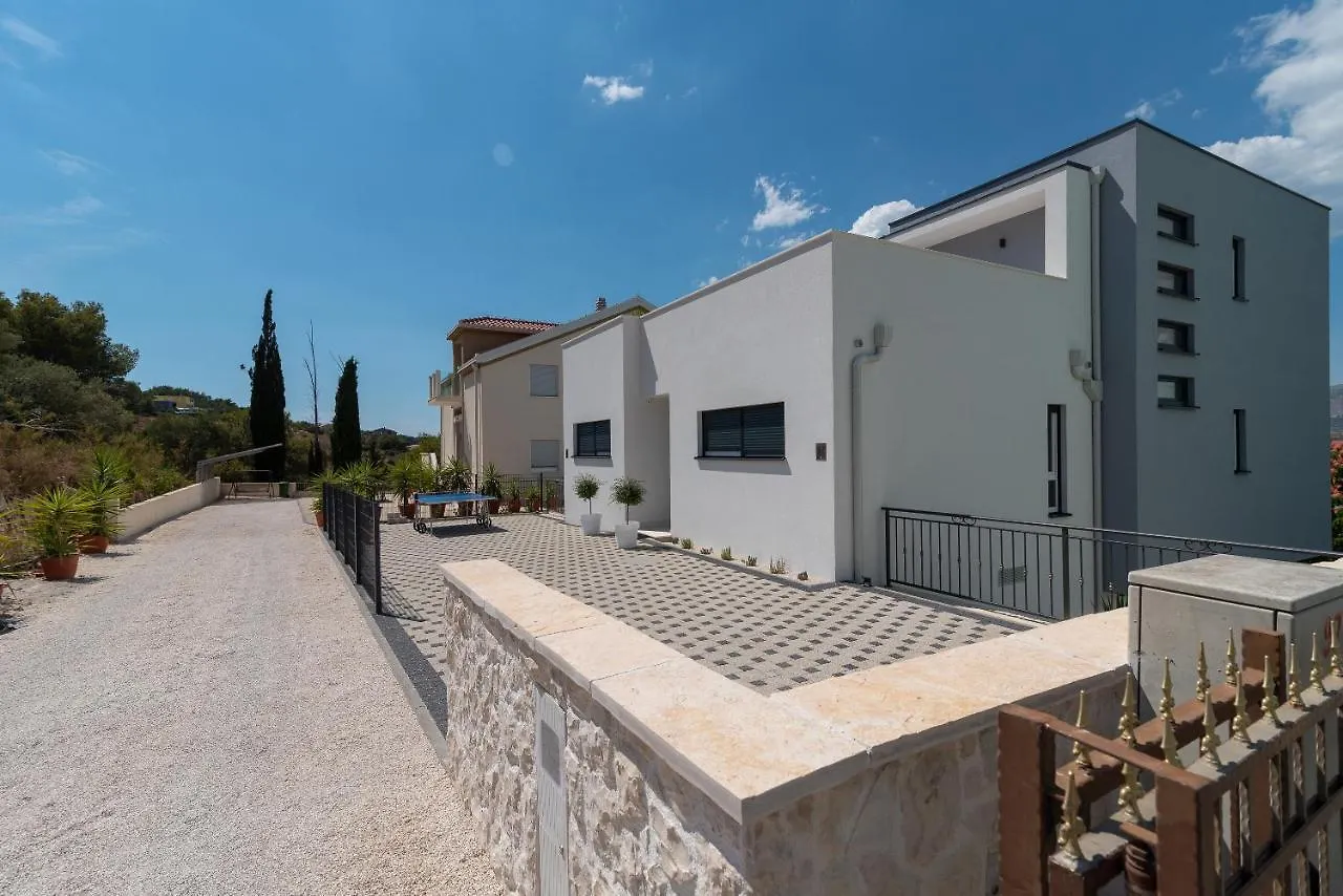 Luxury Villa Sun Stone Heated Pool & Whirlpool Трогир