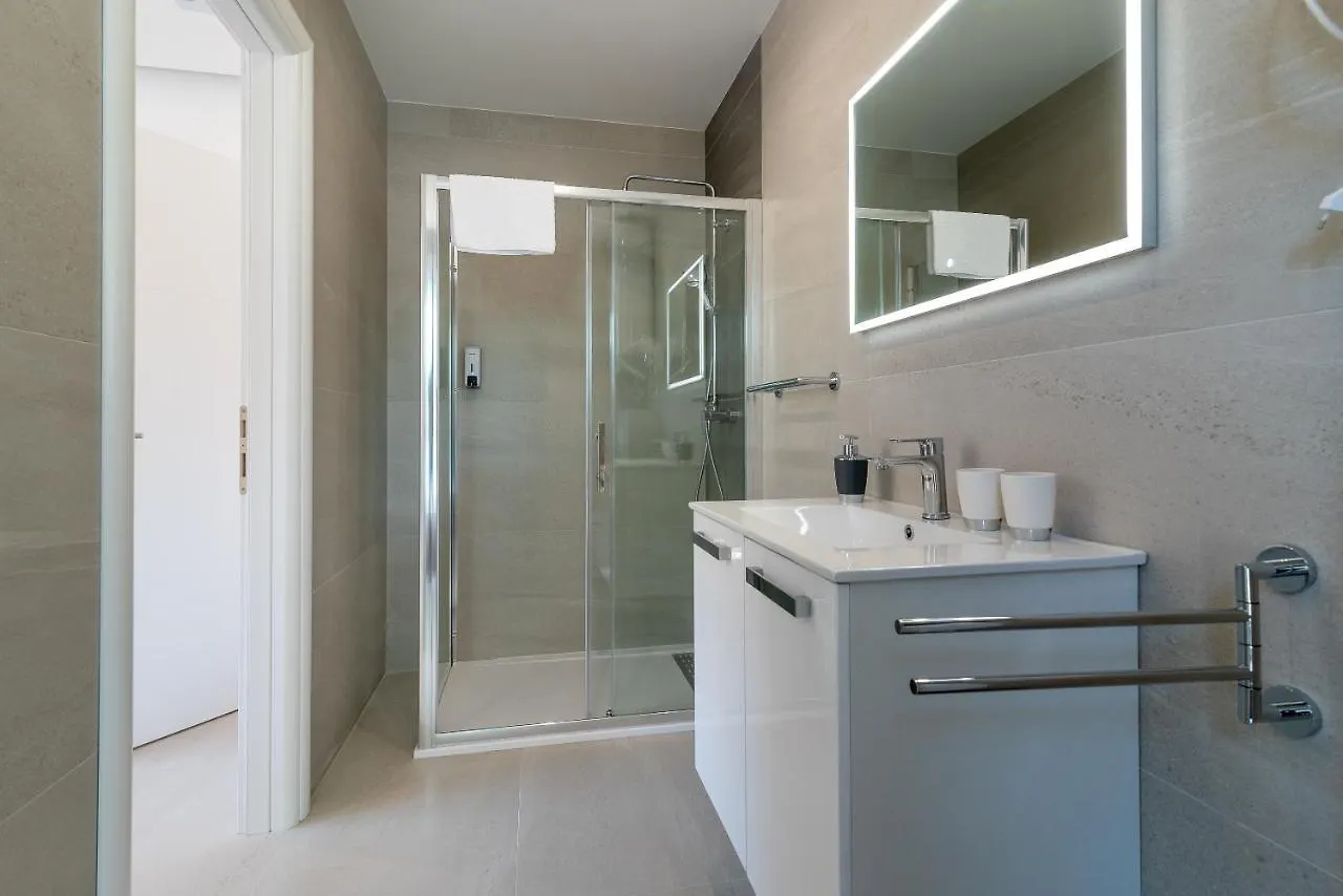 Luxury Villa Sun Stone Heated Pool & Whirlpool Трогир