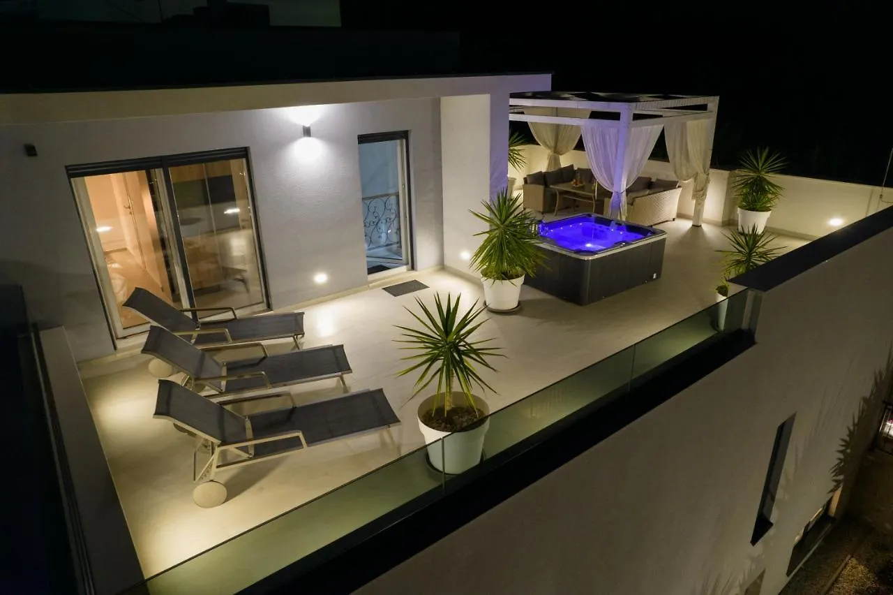 Luxury Villa Sun Stone Heated Pool & Whirlpool Трогир 0*,  Хорватия