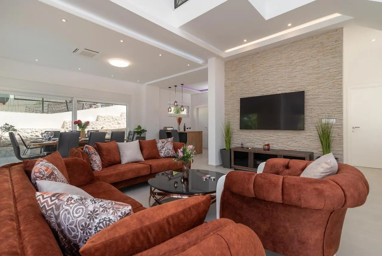 Luxury Villa Sun Stone Heated Pool & Whirlpool Trogir