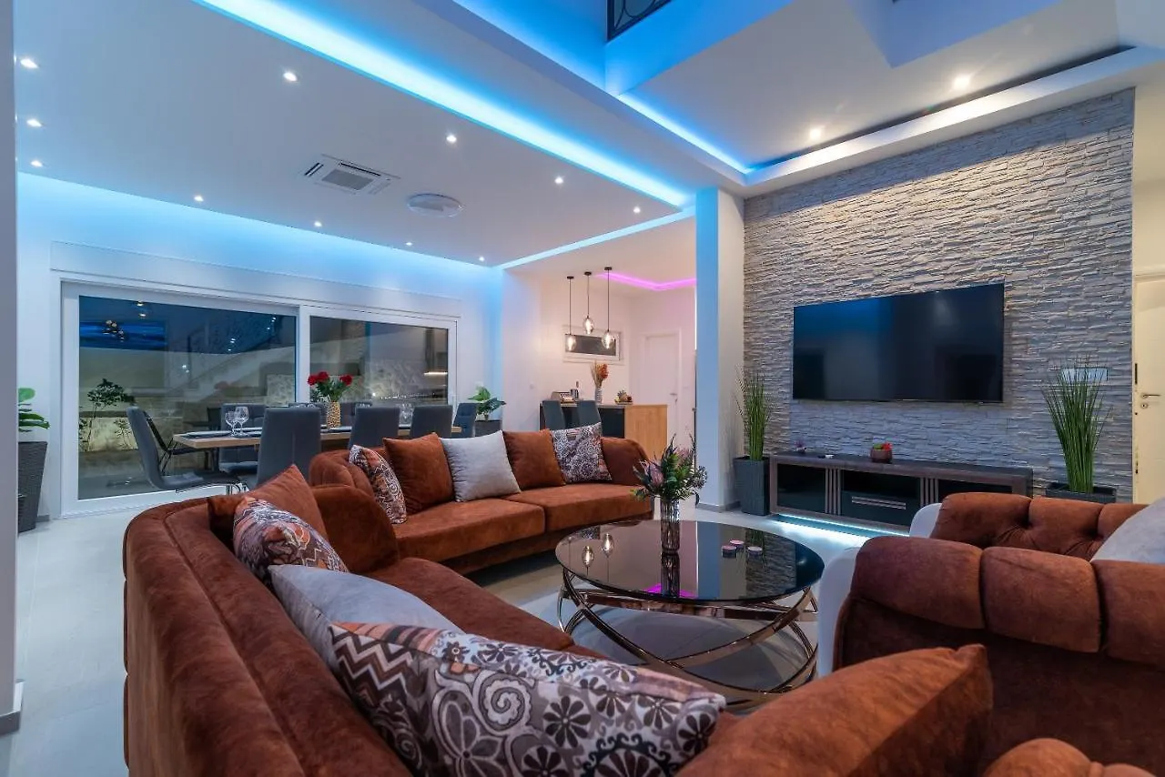 Luxury Villa Sun Stone Heated Pool & Whirlpool Trogir