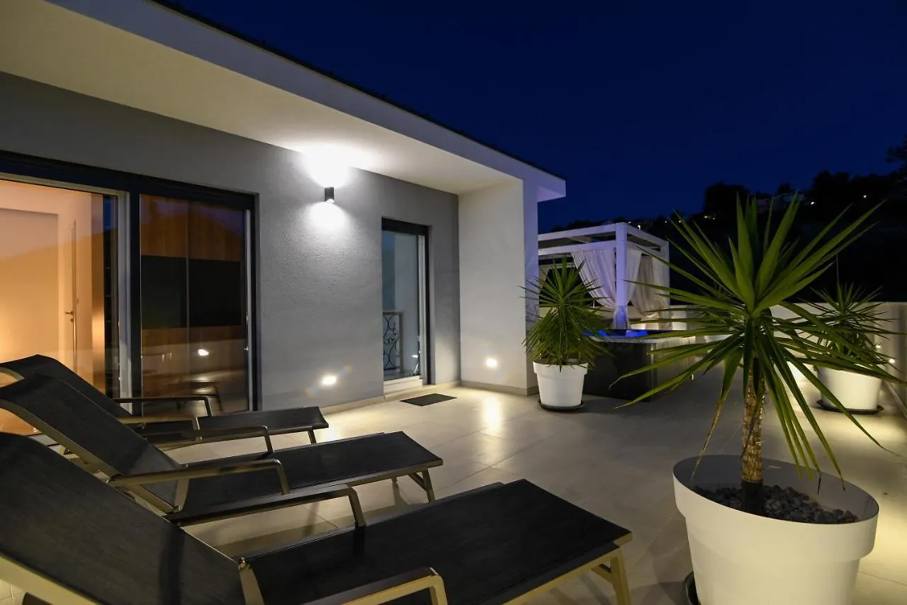 Luxury Villa Sun Stone Heated Pool & Whirlpool Trogir Horvátország