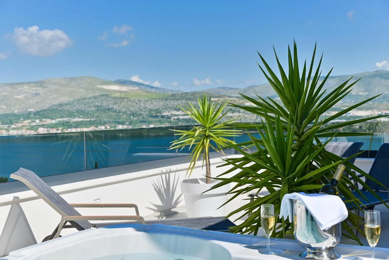 Luxury Villa Sun Stone Heated Pool & Whirlpool Trogir 0*,