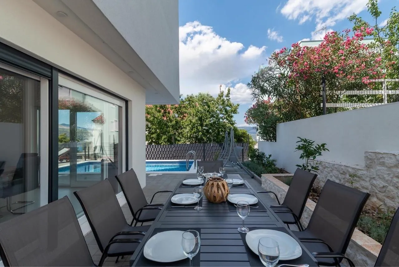 Luxury Villa Sun Stone Heated Pool & Whirlpool Trogir